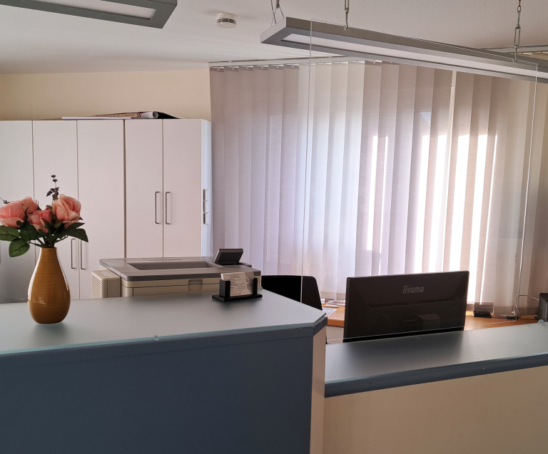 Empfangsbereich Der Empfangsbereich unserer Hausarztpraxis